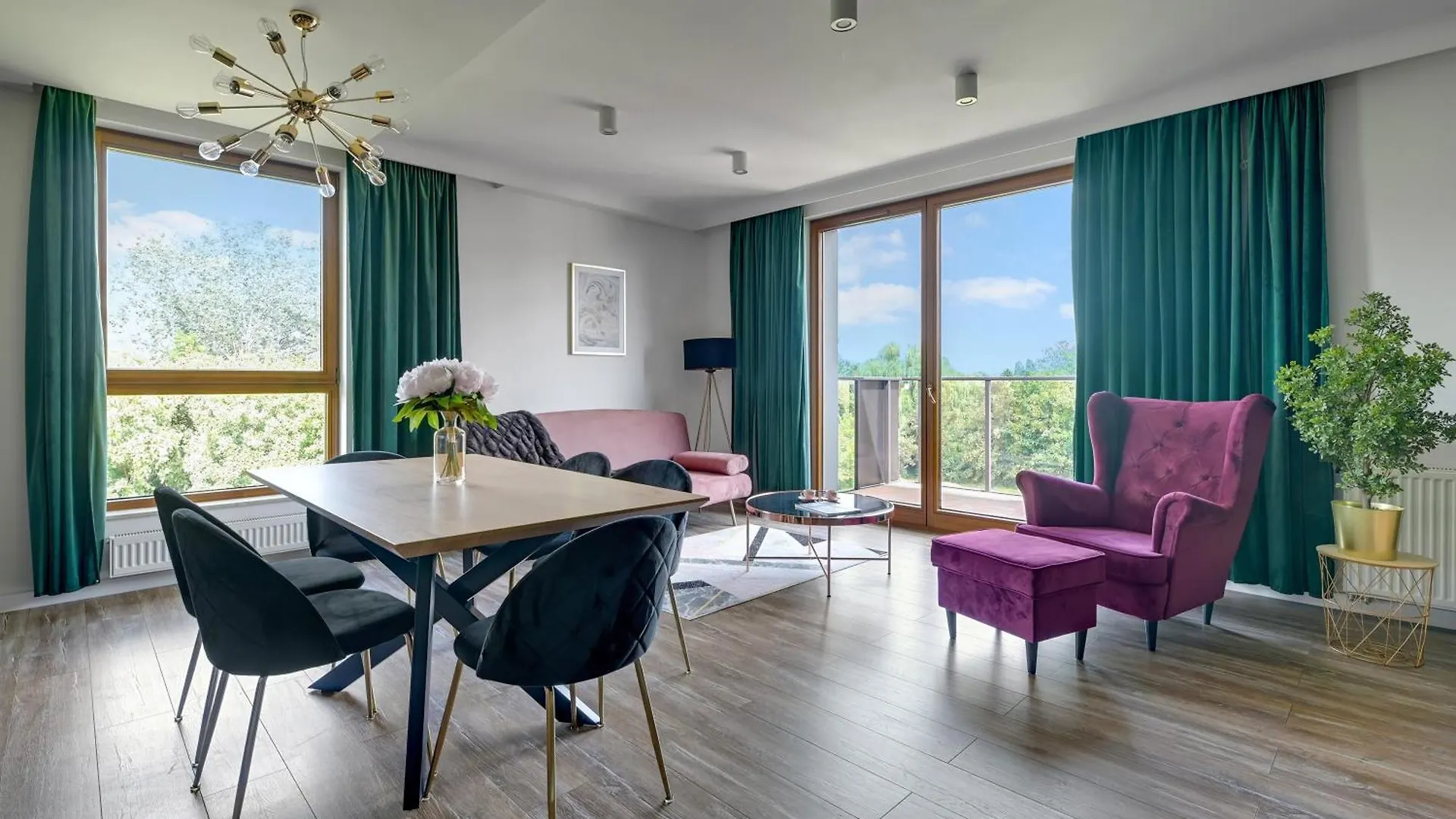 Front Park Apartments With Parking By Lion Apartments Gdańsk