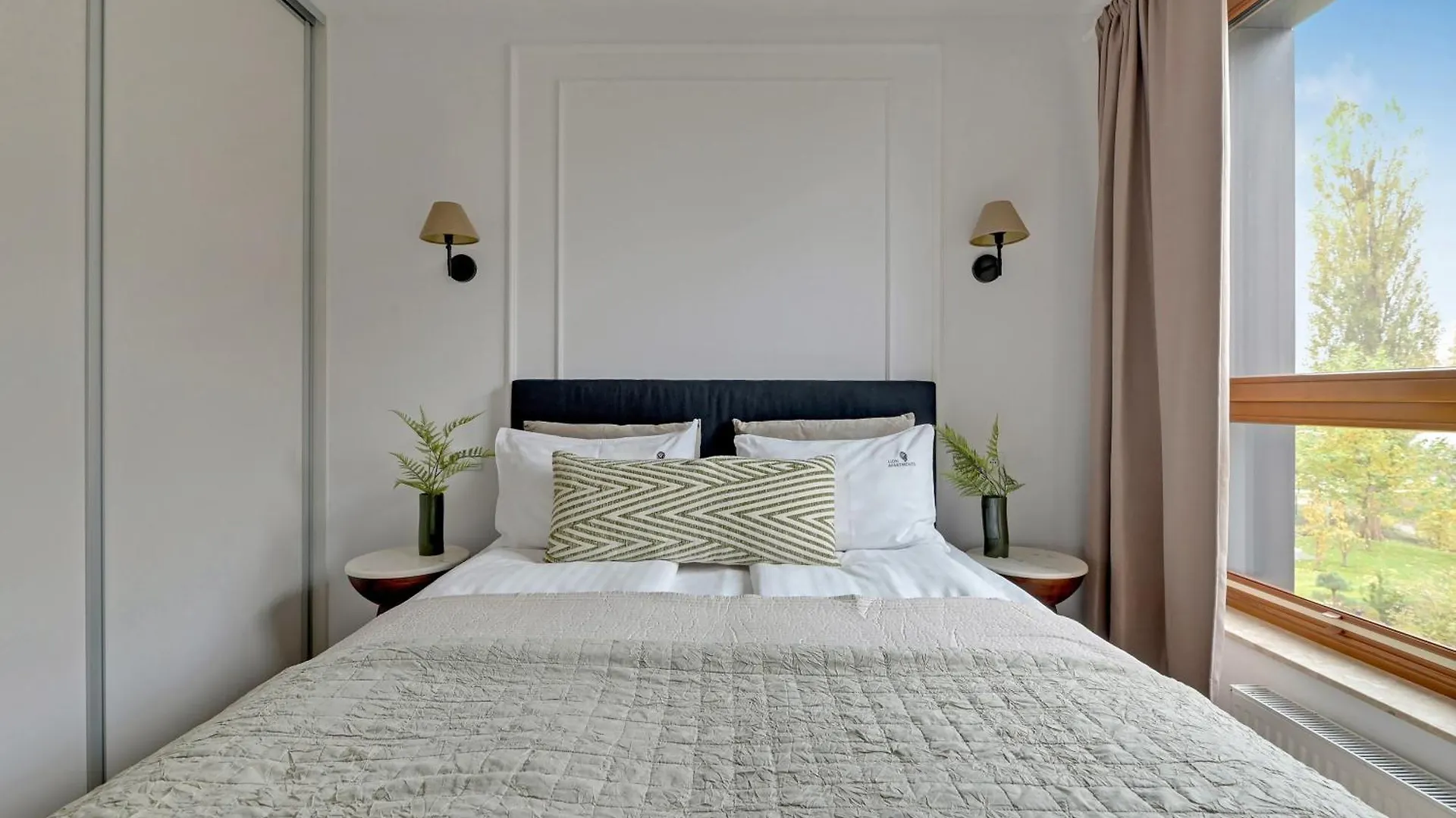 Front Park Apartments With Parking By Lion Apartments Gdańsk