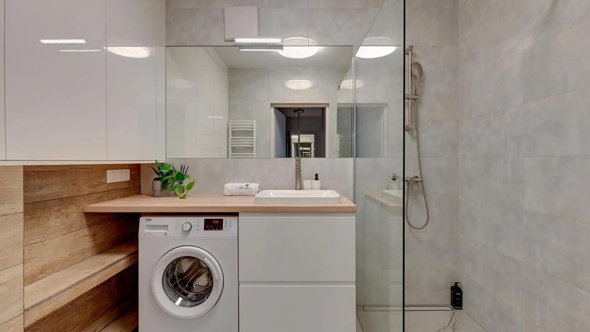 Front Park Apartments With Parking By Lion Apartments Gdańsk