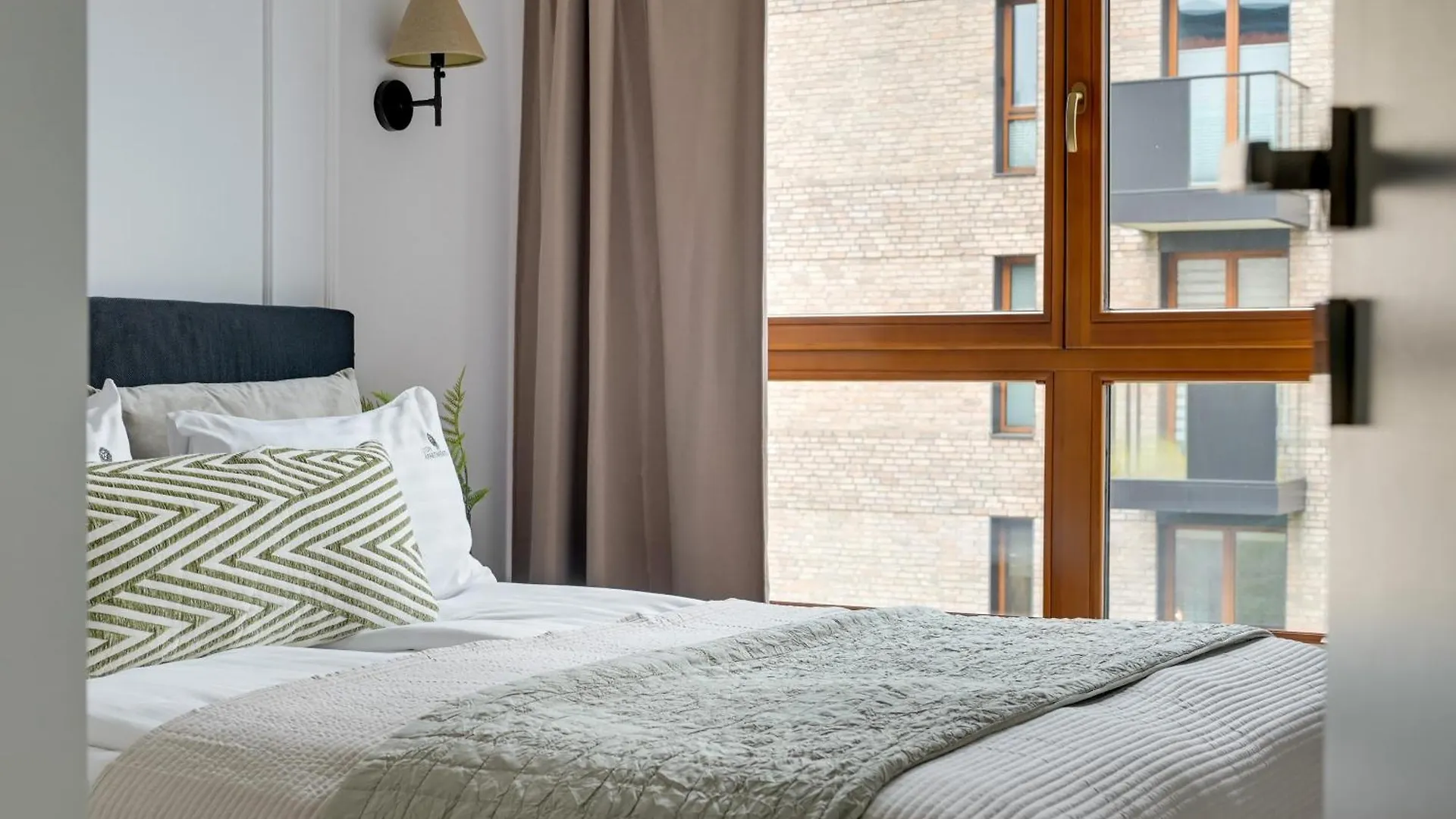 Front Park Apartments With Parking By Lion Apartments Gdańsk